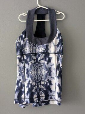 Lululemon Scoop Neck Tank size 6 ink blot indigo